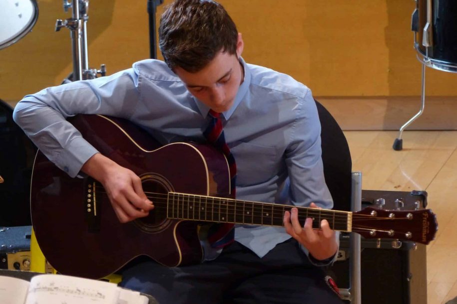 GUITAR DUET COMPETITION (SENIOR CLASS) featured image