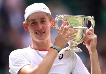 Loughborough Schools Foundation pupil Henry Searle becomes first Brit to win the Boys’ Singles Title at Wimbledon since 1962 post image