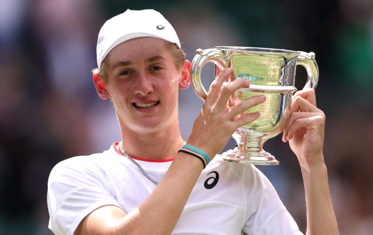 Loughborough Schools Foundation pupil Henry Searle becomes first Brit to win the Boys’ Singles Title at Wimbledon since 1962 featured image