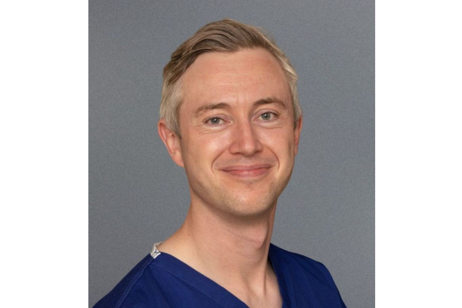 Alum Wins Prestigious NHS Award