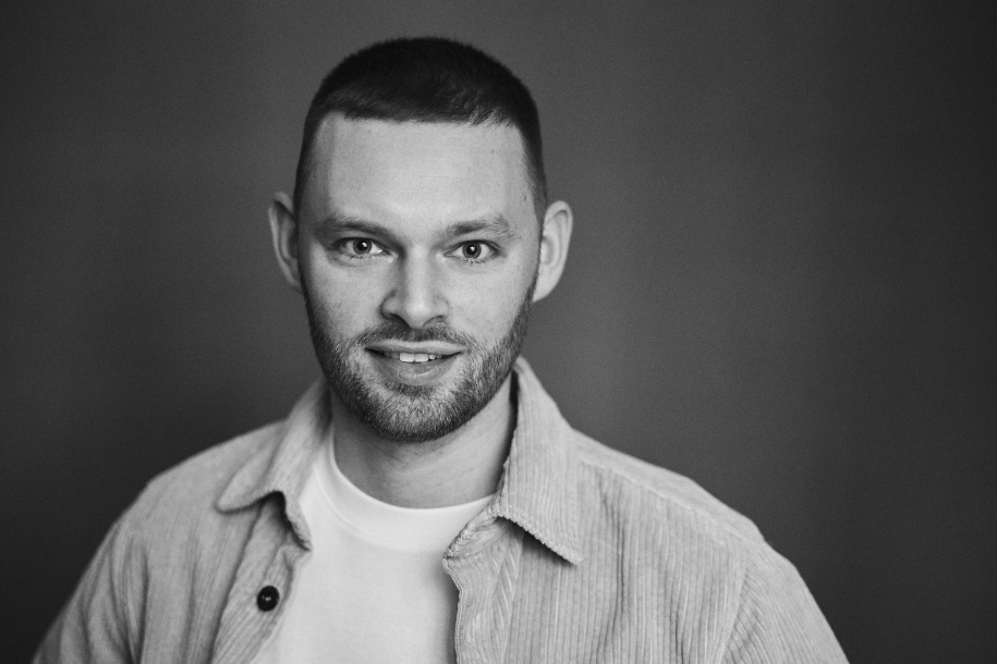 James Hacking 2007 – Founder, Socially Powerful