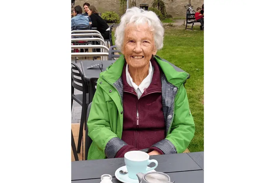 Sheila Swift (née Shepherd, FFD, LHS 1952)