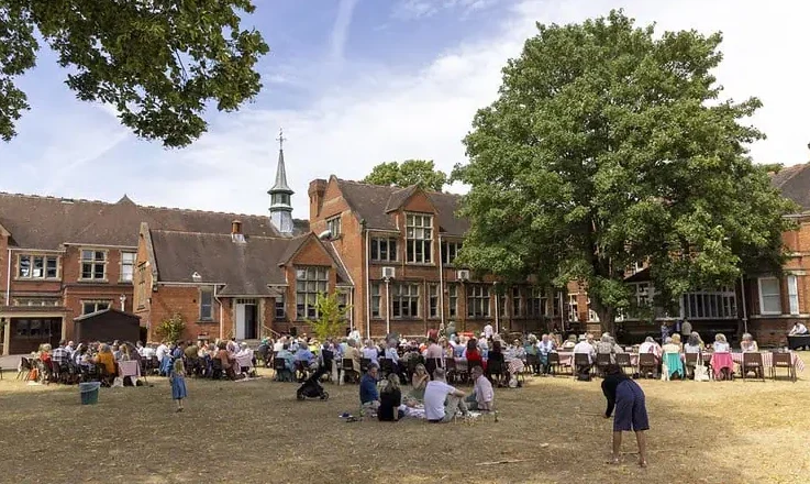 A Big Turnout for the Alumni Garden Party